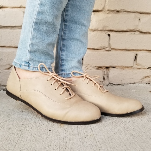 Nude Lace Up Oxford Flats - Picture 3 of 6